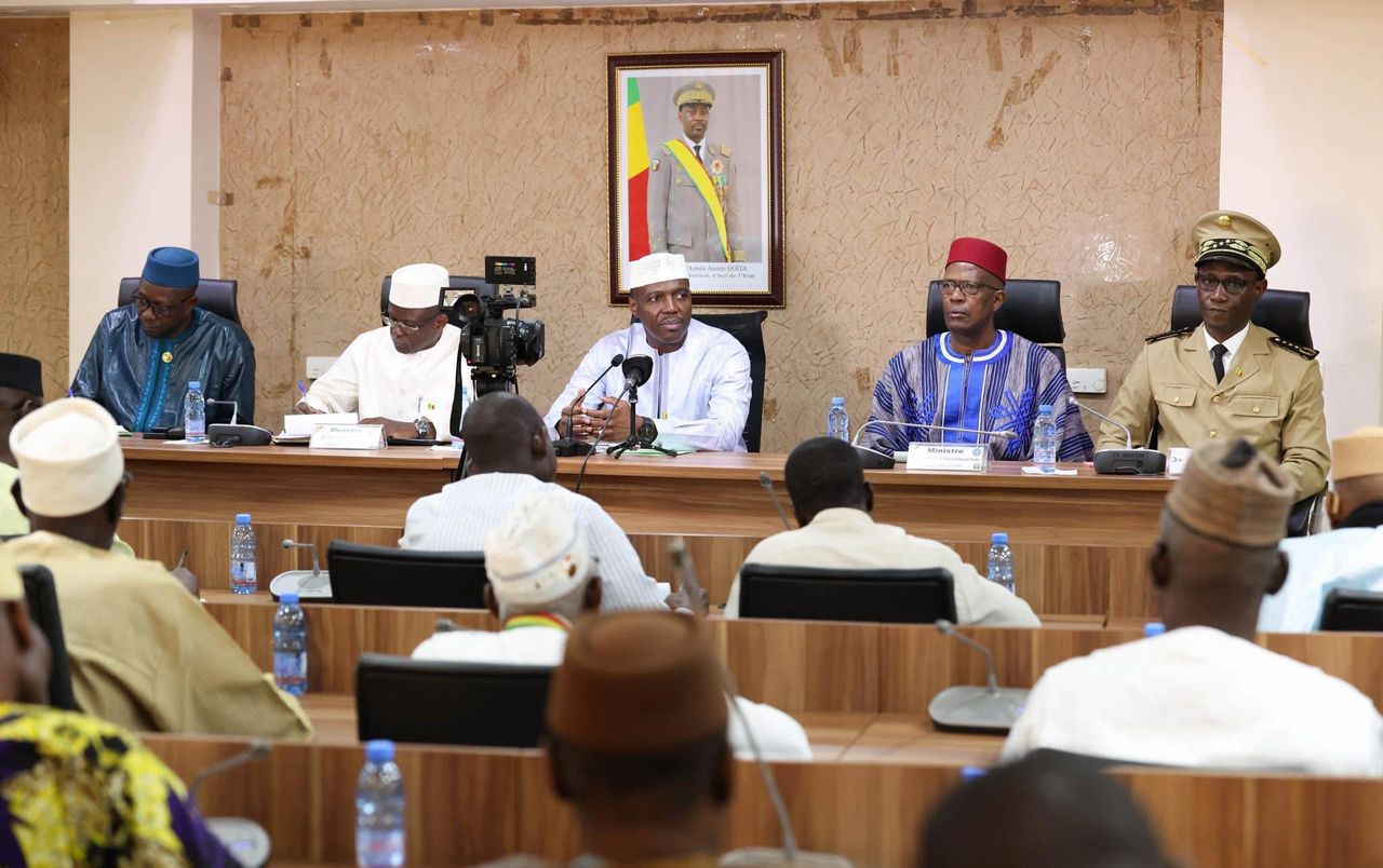 Le Premier ministre sur l&rsquo;approvisionnement du pays en carburant :  » Nous allons surmonter cette crise  »